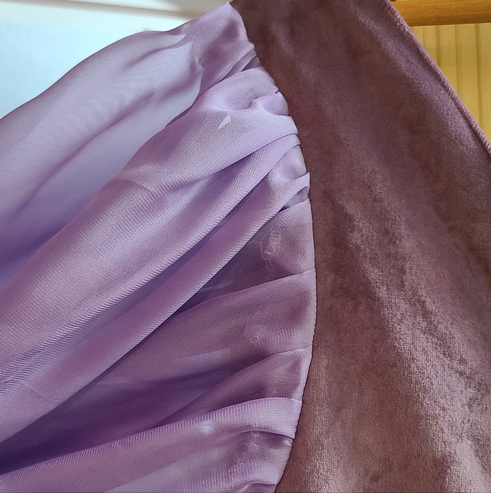 Purple Italian Renaissance Dress - Picture 4 of 14
